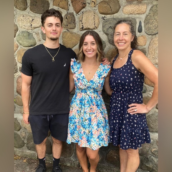 Meet your Posher, Maggie Mae - Picture 2 of 16